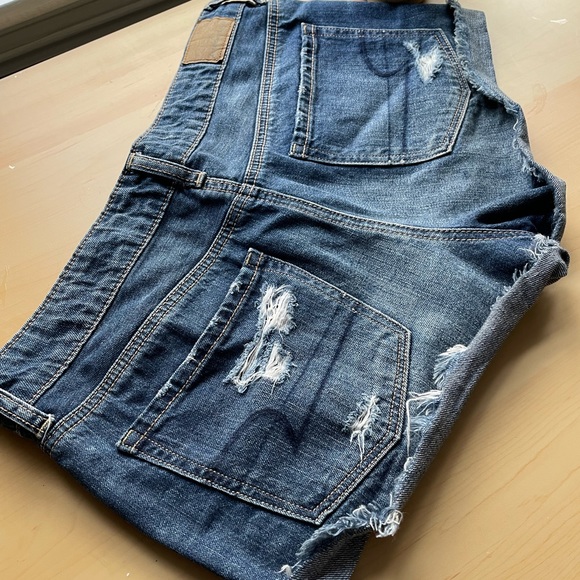 SOLD: AE Tomgirl Shortie Jean Shorts - Picture 9 of 9